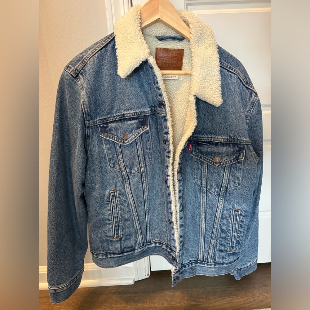 Levis Sherpa denim jacket